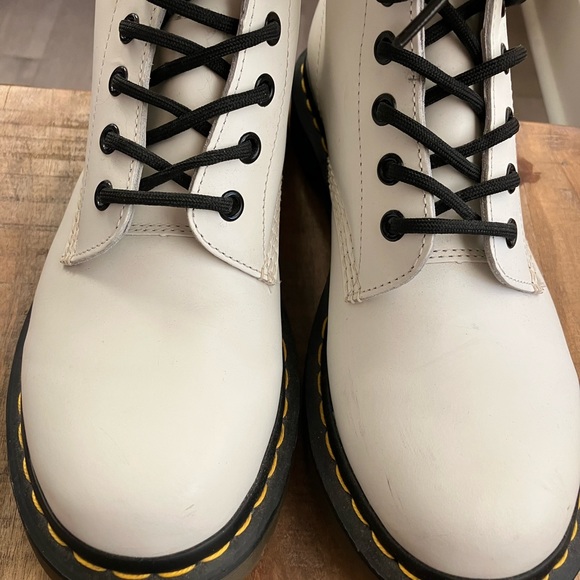Dr. Martens white leather boots - Picture 2 of 10
